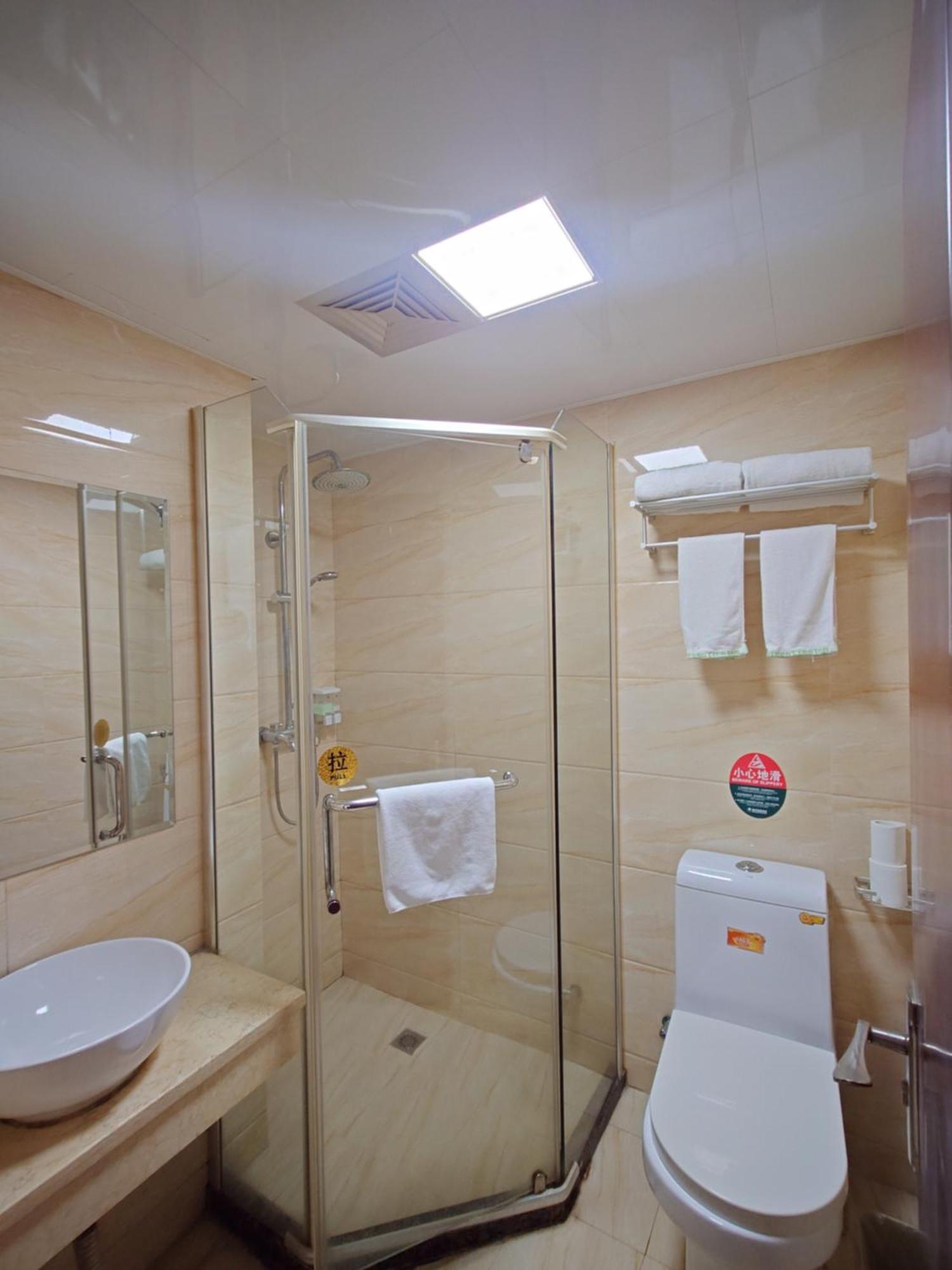 Hotel Greentree Shell Waigaoqiao Free Trade Zone North Subway Station Branch 2*