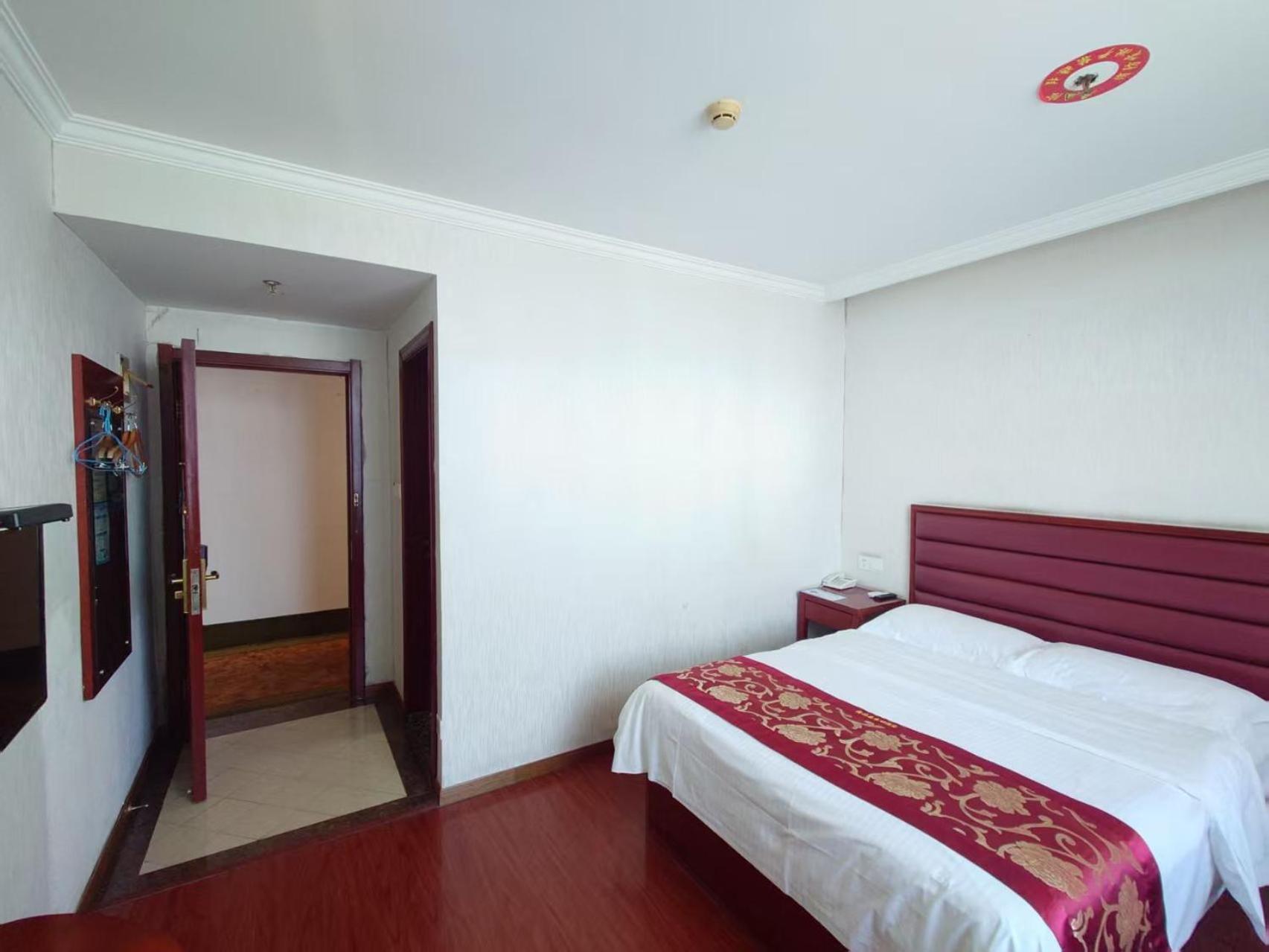 Greentree Shell Waigaoqiao Free Trade Zone North Subway Station Branch Hotel