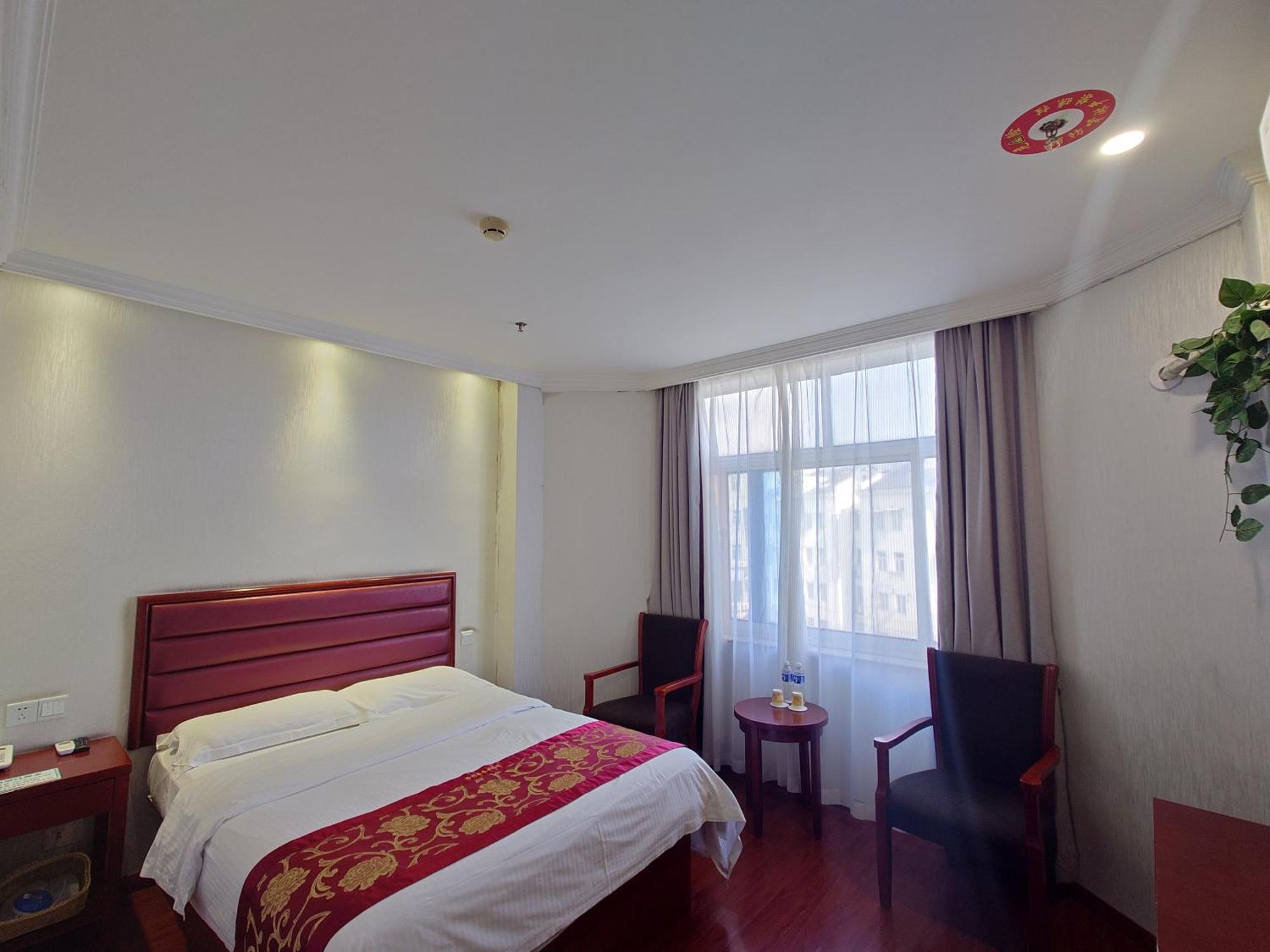 Greentree Shell Waigaoqiao Free Trade Zone North Subway Station Branch Hotel 2*